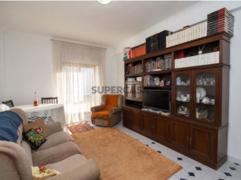 Apartamento T3 - Baixa da Banheira