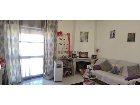 Sala com lareira