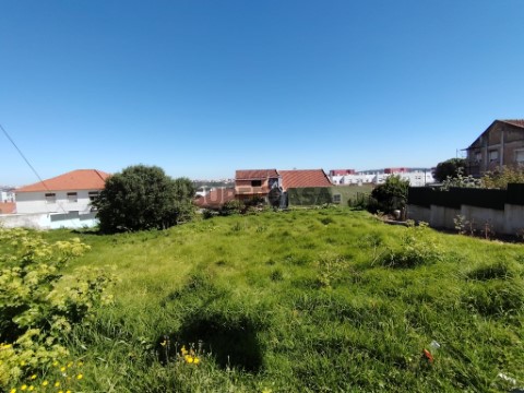 Terreno urbano Amadora