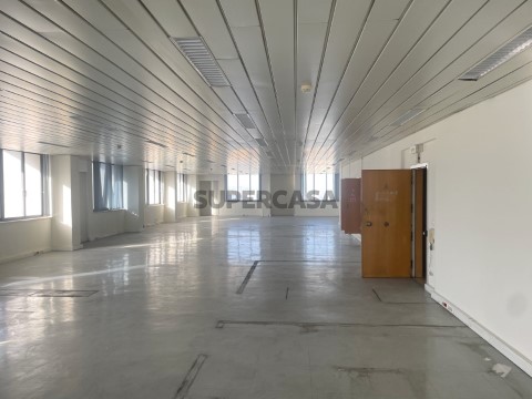 alugar-escritorio-lisboa-cluttons-portugal