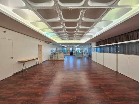 offices-warehouse-sale-lisbon-portugal-carnaxide