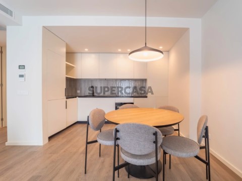 Apartamento T1, perto da Universidade do Minho, em Azurém - Guimarães.