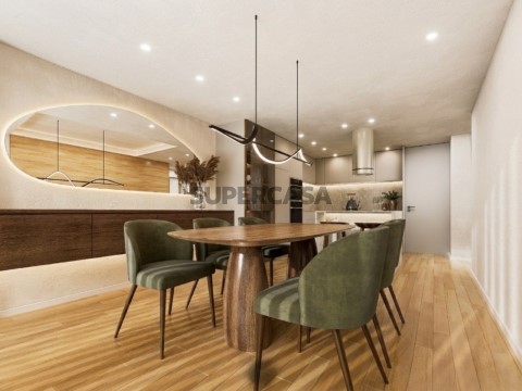 Apartamento T3, totalmente Renovado, em Vila das Aves.