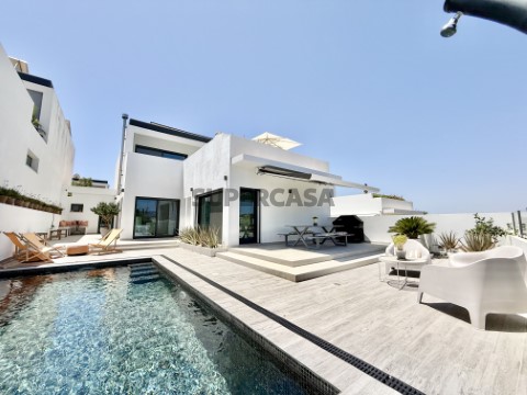 Moradia - Pechão - Piscina