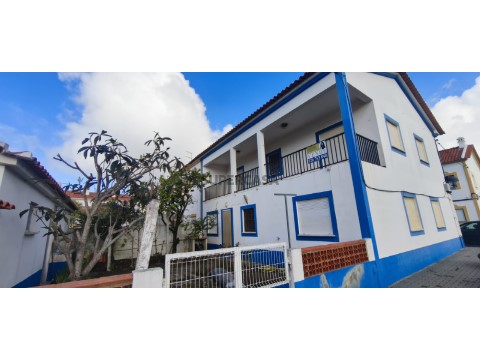 Moradia T5 + T1 no Centro de Vila Nova de Milfontes
