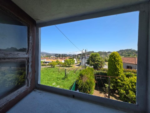 Moradia T5+1 na Rua da Gateira, Fonte Arcada