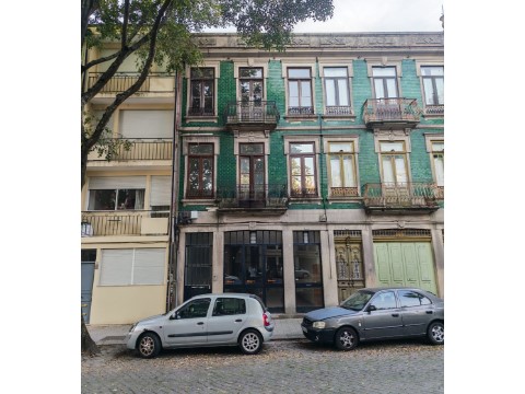 Prédio na Rua do Duque de Palmela, Bonfim