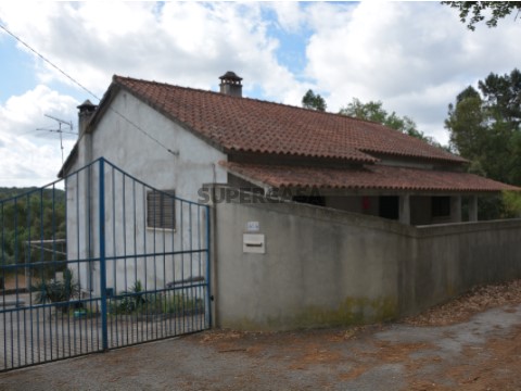 Moradia Isolada T3 Duplex em Estrada da Madalena, Madalena e Beselga
