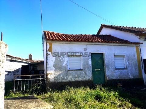 Casa Antiga T3 em São Pedro de Tomar, Tomar