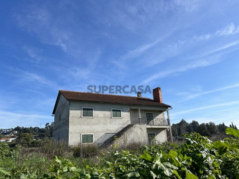 Terreno em São João Baptista e Santa Maria dos Olivais, Tomar