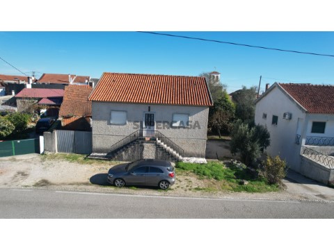 Moradia T3 Duplex na Rua Principal, Assentiz