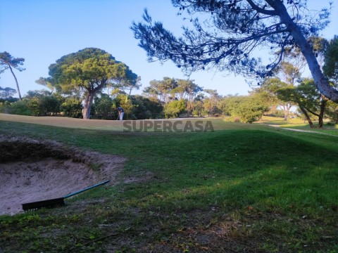 Terreno perto do Golf do Estoril