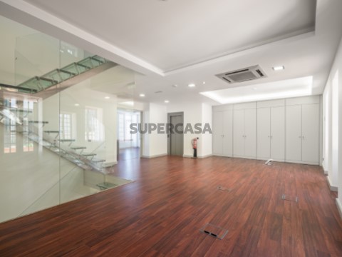 21 de fevereiro de 2022_Remax_Escritórios_R_Graça_nº14B-12