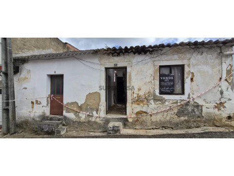 Moradia T2 na Rua do Outeiro, Aveiras de Cima