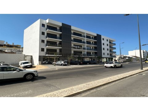 Apartamento T2 na Avenida Dom João VI, Olhão