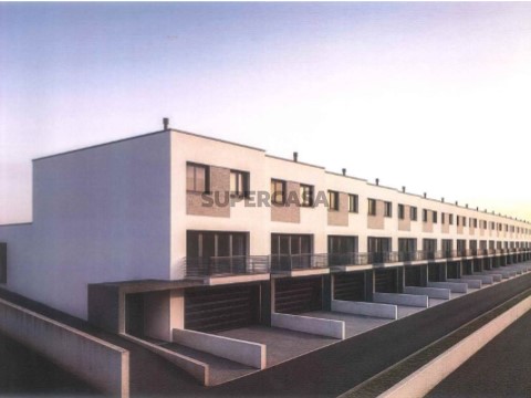 Moradia em Banda T3 em Valongo, Valongo