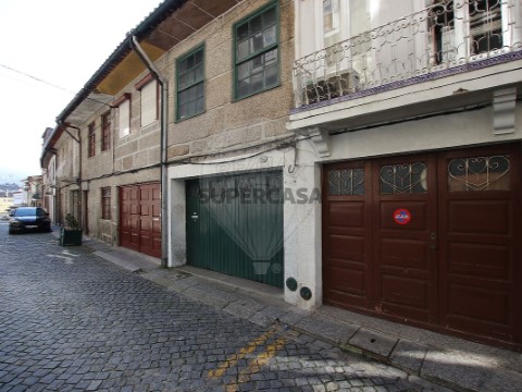 Moradia T3 em Oliveira, São Paio e São Sebastião, Guimarães