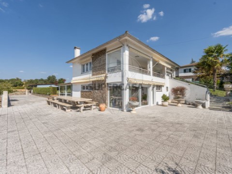 Moradia T5 em Baçal, Bragança