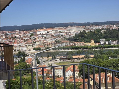 Apartment 3 Zimmer auf Santa Clara e Castelo Viegas, Coimbra