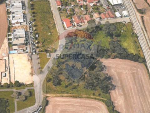 Terreno em Cidade da Maia, Maia