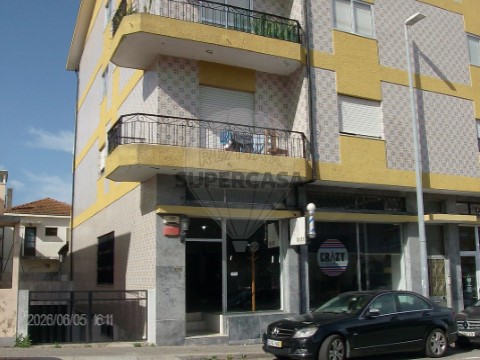 Loja em Fânzeres e São Pedro da Cova, Gondomar