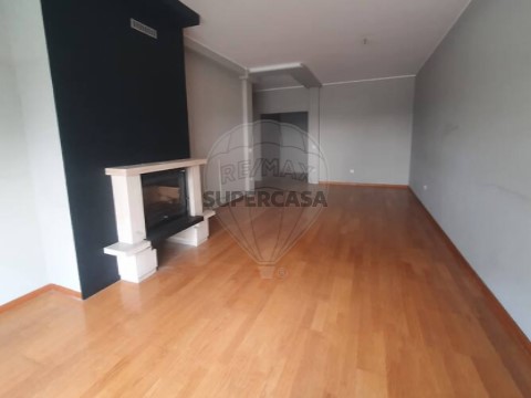 Apartamento T3 em Cidade da Maia, Maia