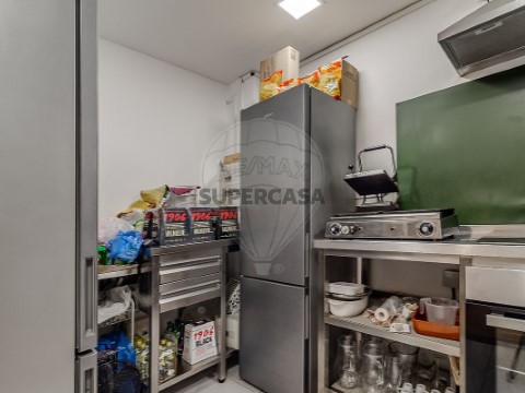Comercial em Cidade da Maia, Maia