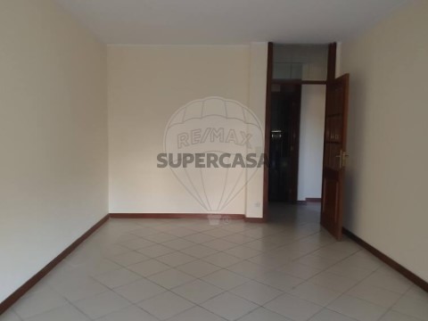 Apartamento T3 em Cidade da Maia, Maia