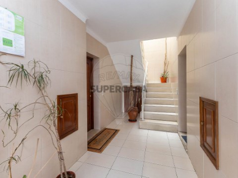 Apartamento T3 em Cidade da Maia, Maia