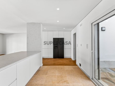 Apartamento T3 em Póvoa de Santo Adrião e Olival Basto, Odivelas