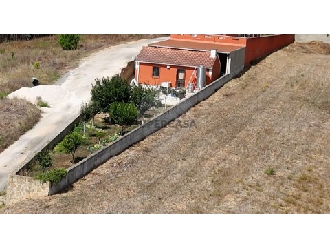 Moradia T1 em Santo Quintino, Sobral de Monte Agraço