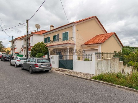 房子 4 卧室 在 Camarate, Unhos e Apelação, Loures