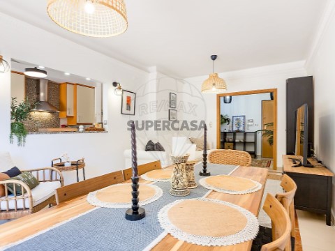 Apartamento T2 em Santo António dos Cavaleiros e Frielas, Loures