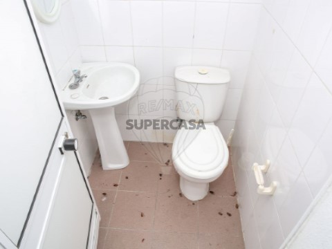 建筑 在 Sacavém e Prior Velho, Loures