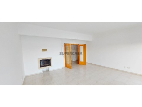 Apartamento T2 na Azambuja, Azambuja