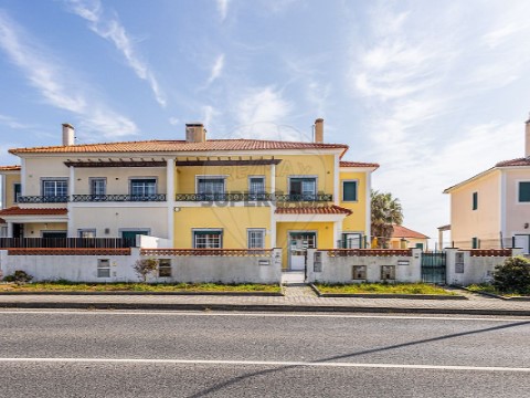 Moradia T4 em Silveira, Torres Vedras