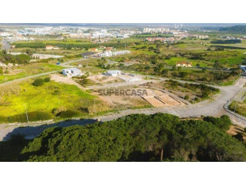 Terreno em Alenquer (Santo Estêvão e Triana), Alenquer