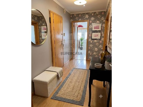 Apartamento T3 em Mina de Água, Amadora