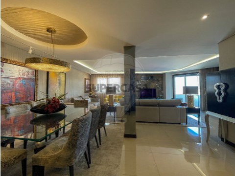 Apartamento T5 em Torres Novas (Santa Maria, Salvador e Santiago), Torres Novas