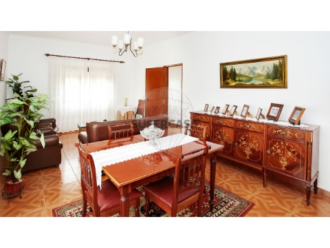 Quinta T8 em Azoia de Cima e Tremês, Santarém