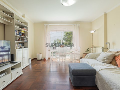 Apartamento T2 em Alfragide, Amadora