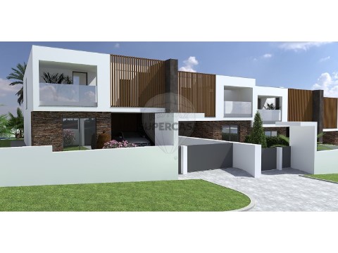 Moradia T3 em São Pedro da Cadeira, Torres Vedras