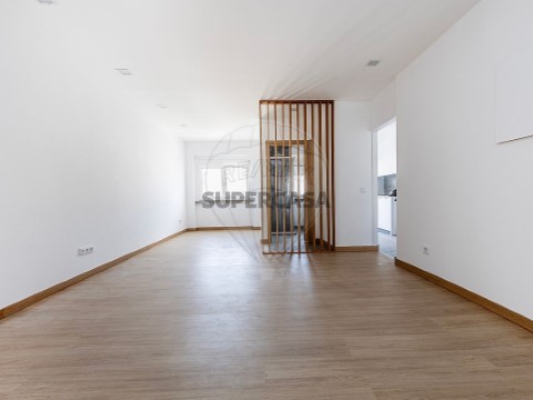 Apartamento T2 em Moscavide e Portela, Loures