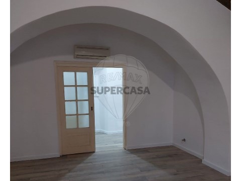 Haus 4 Zimmer auf Évora (São Mamede, Sé, São Pedro e Santo Antão), Évora