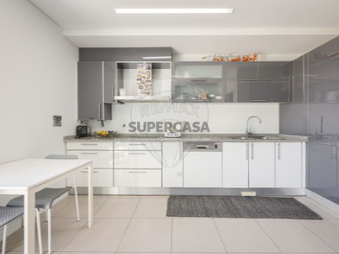 Moradia T4 em Requeixo, Nossa Senhora de Fátima e Nariz, Aveiro