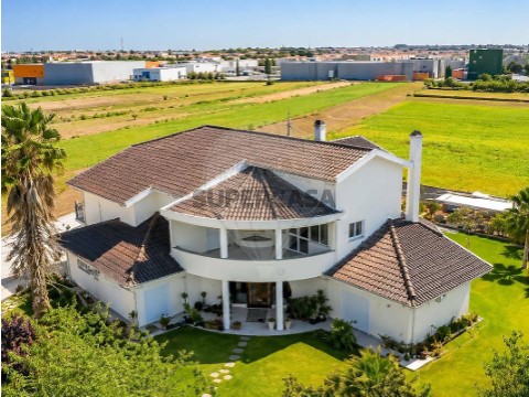Moradia T5 em Oliveirinha, Aveiro