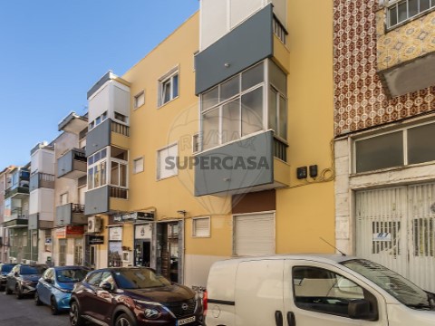 Apartamento T2 em Venteira, Amadora
