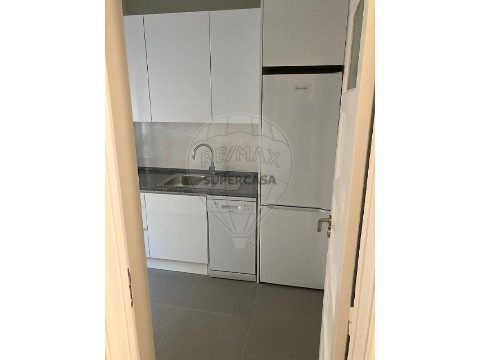 Apartamento T2 em Nossa Senhora do Pópulo, Coto e São Gregório, Caldas da Rainha