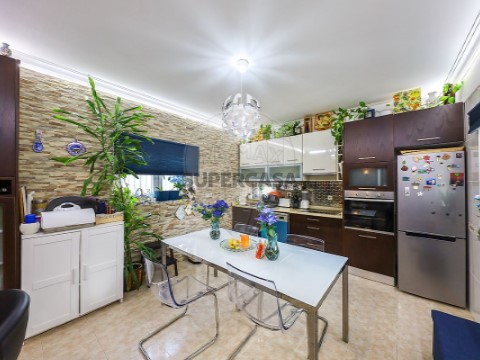 Huis 4 kamers Op Alenquer (Santo Estêvão e Triana), Alenquer
