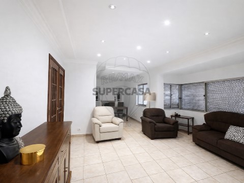 Apartamento T4 em Odivelas, Odivelas